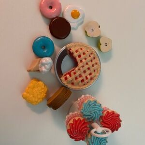 American Girl Food Bakery Assortment New 16 Pieces! Maryellen Diner